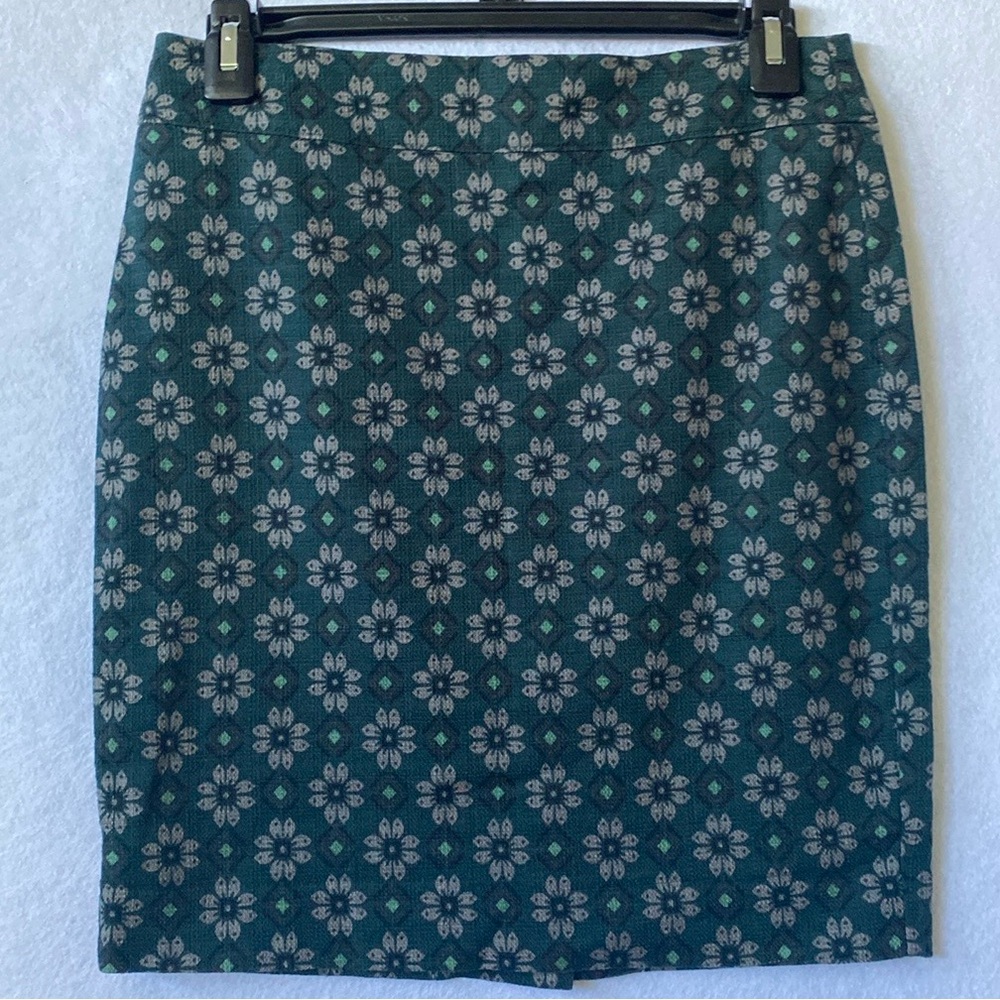 Loft Petite 18’ Skirt - Size 0